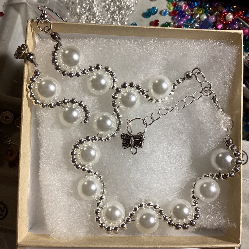 Bracelet and earrings set